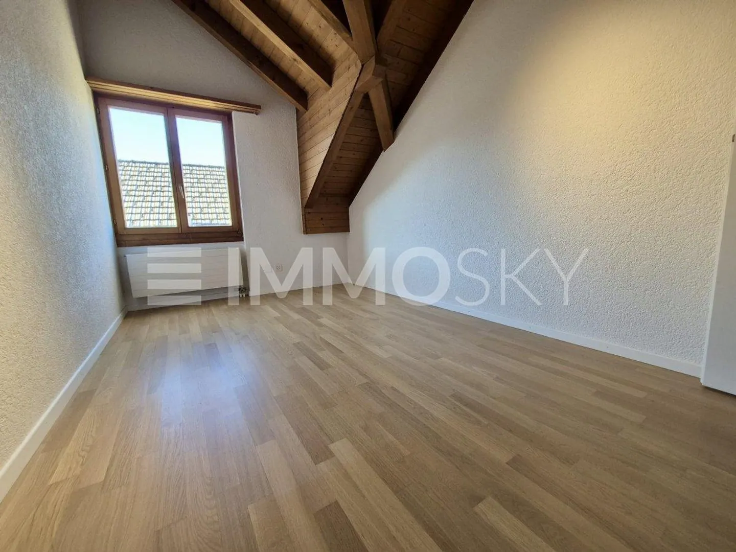 Here feels like home after vacation - Photo 3 of 5