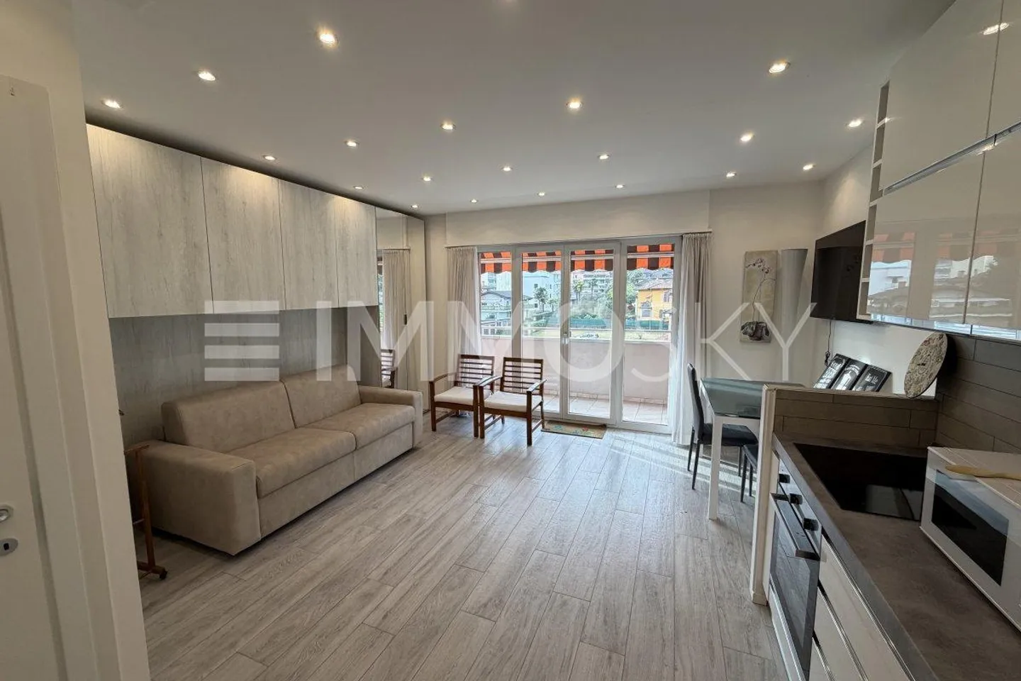 Strategisches Studio-Apartment nur einen Steinwurf von der italienischen Grenze entfernt - Foto 1 von 5