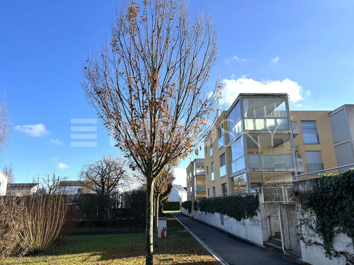 Jewelry with Lake View - Photo 1 of 5