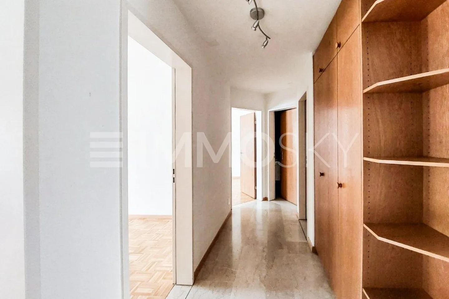 Ihr neues Zuhause mit Balkon und Ruhegarantie - Foto 2 von 5