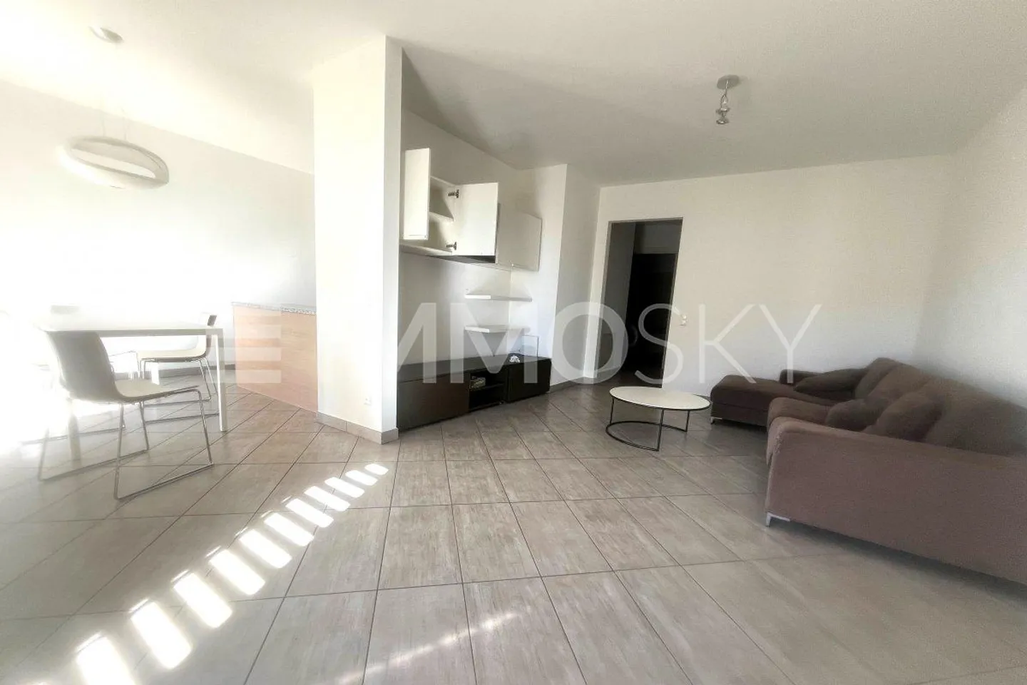 Style, lumière et confort : le mélange parfait dans votre nouvel appartement - Photo 2 sur 5