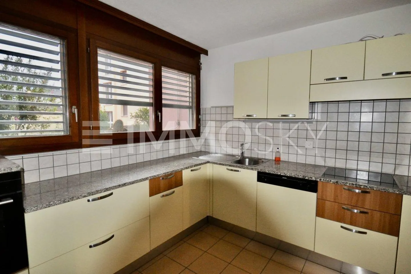 Appartement lumineux 2.5 pièces dans un emplacement stratégique - Photo 5 sur 5