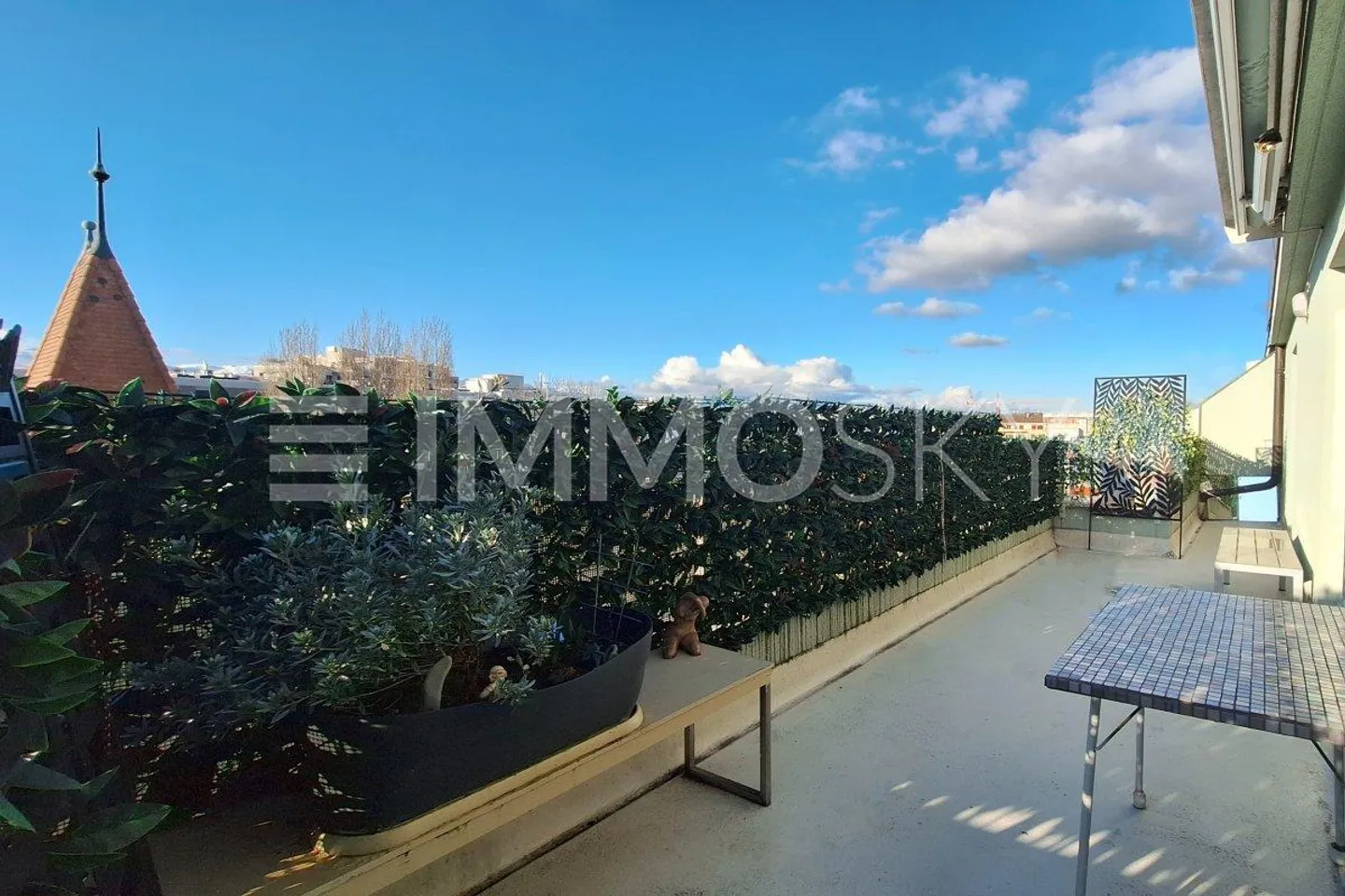 Attique Charmant avec Grande Terrasse - Photo 1 sur 5