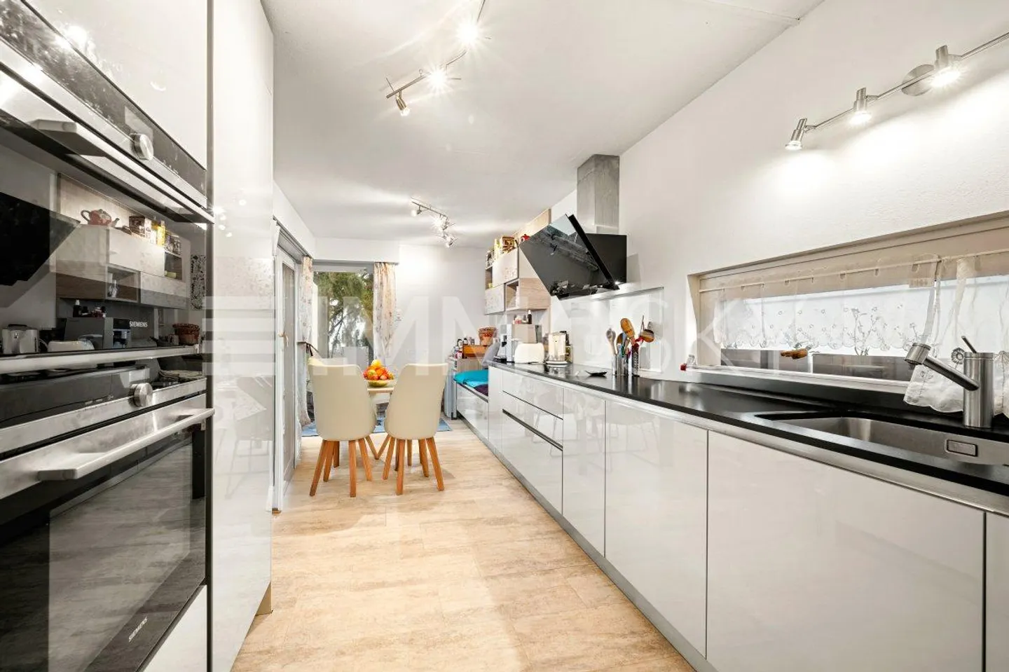 EN EXCLUSIVITÉ  Belle villa à proximité immédiate de Sullens - Foto 2 von 5