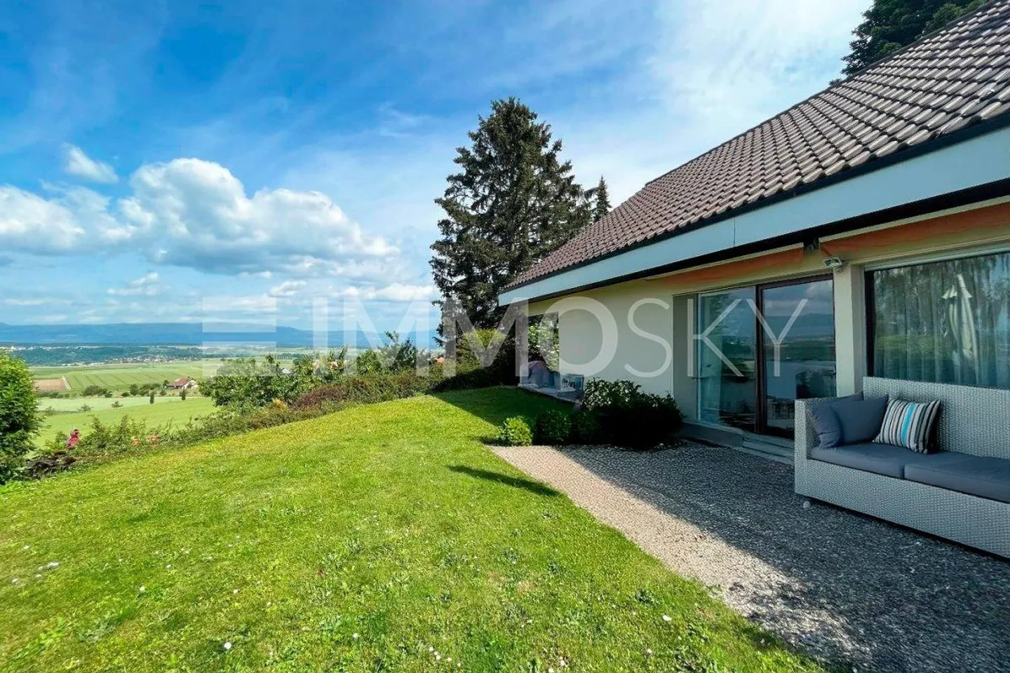 EN EXCLUSIVITÉ  Belle villa à proximité immédiate de Sullens - Foto 1 von 5