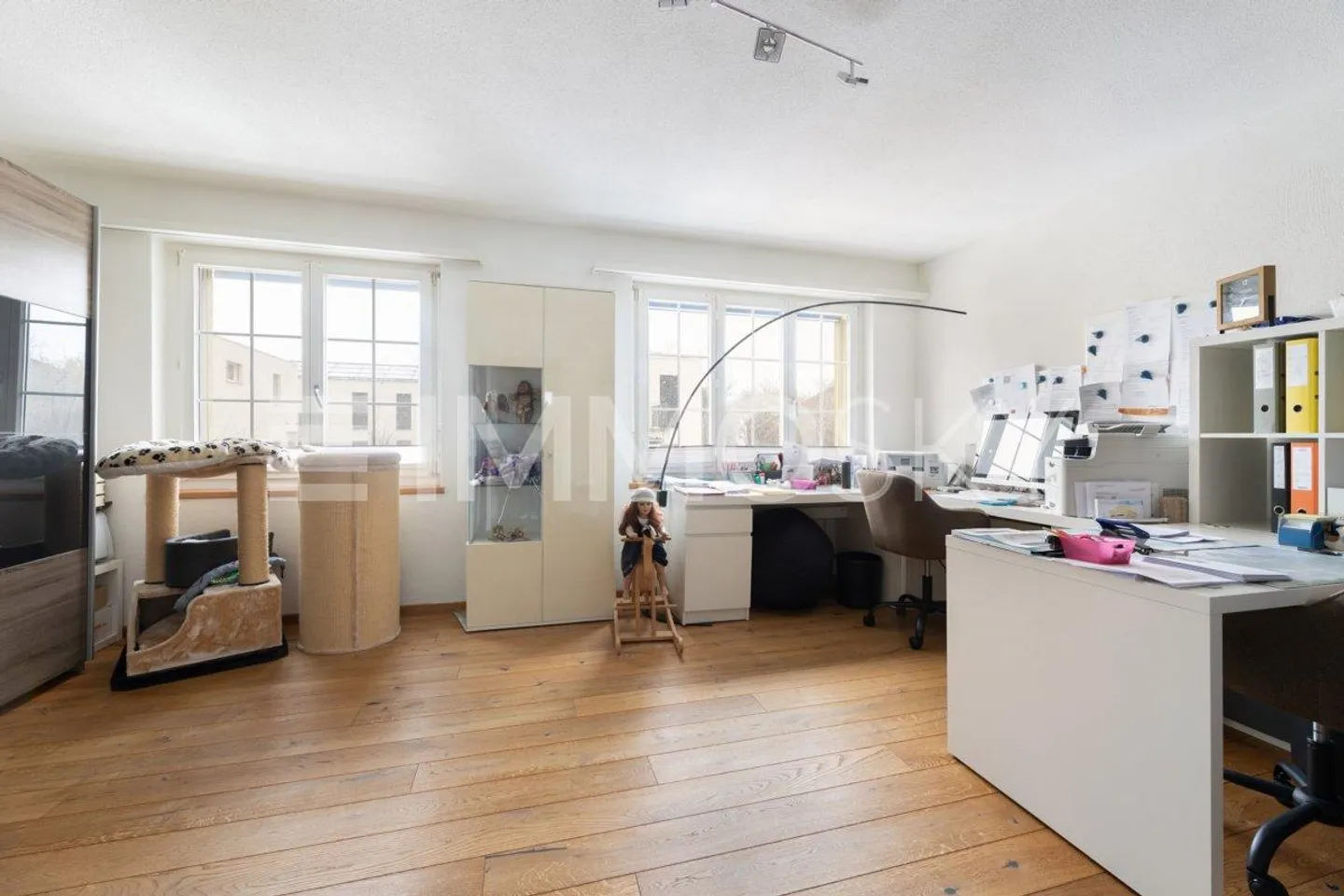 Your new home: quiet, spacious, and renovated - Photo 4 of 5