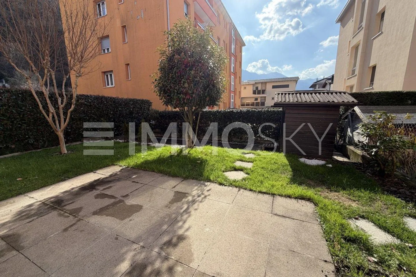 Appartement lumineux 2.5 pièces avec jardin privé - Photo 5 sur 5