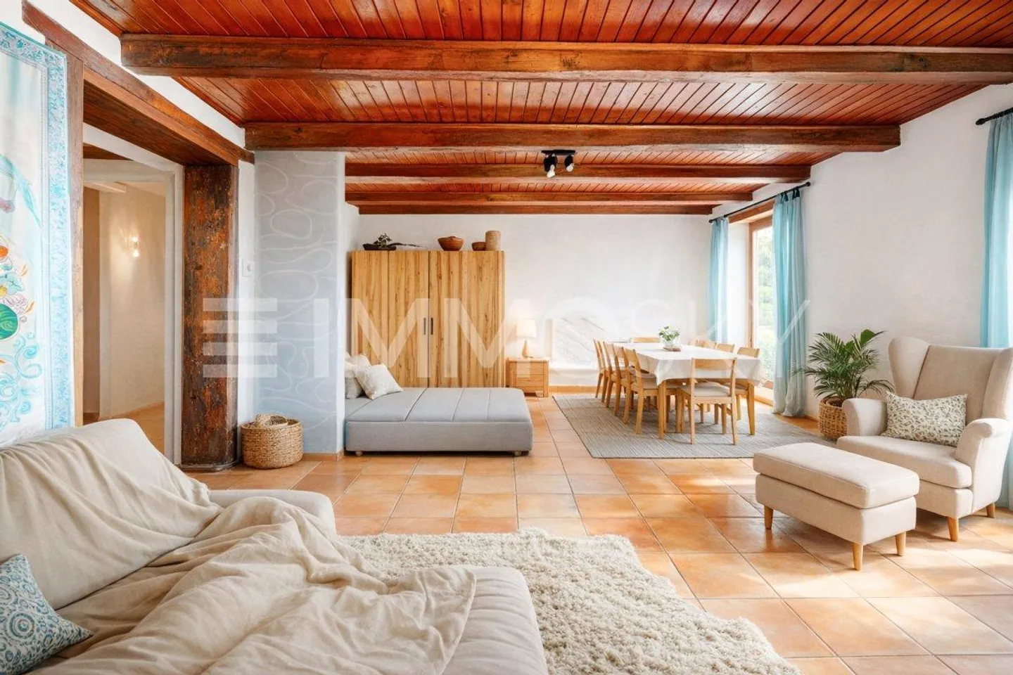 Spazioso duplex di 3.5/4.5 locali a 5 minuti dal lago - Foto 1 di 5