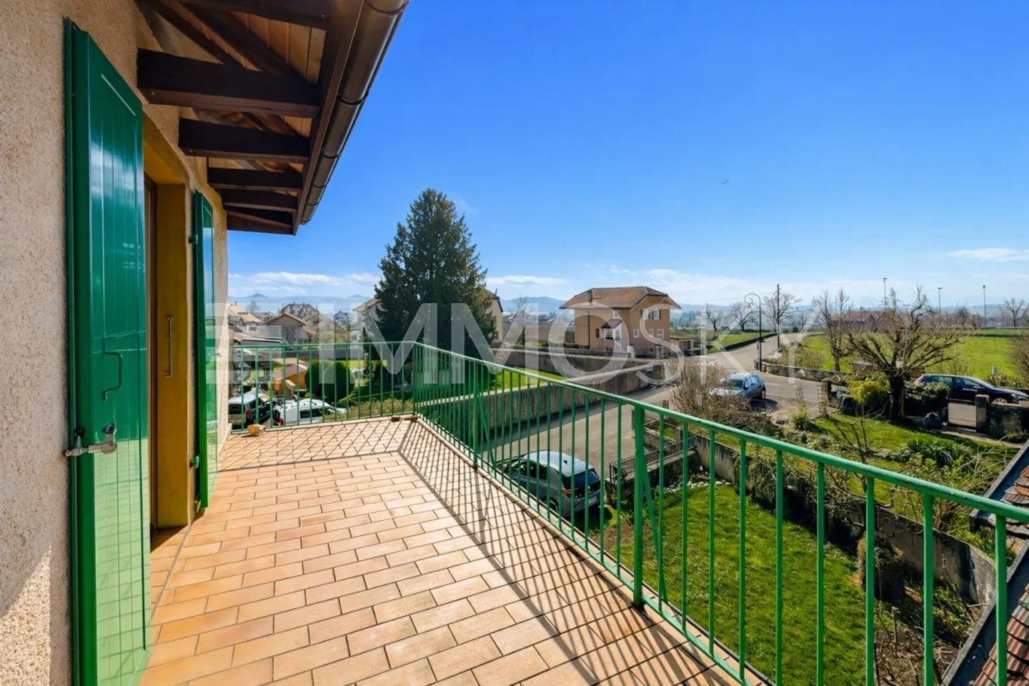 Spazioso duplex di 3.5/4.5 locali a 5 minuti dal lago - Foto 2 di 5