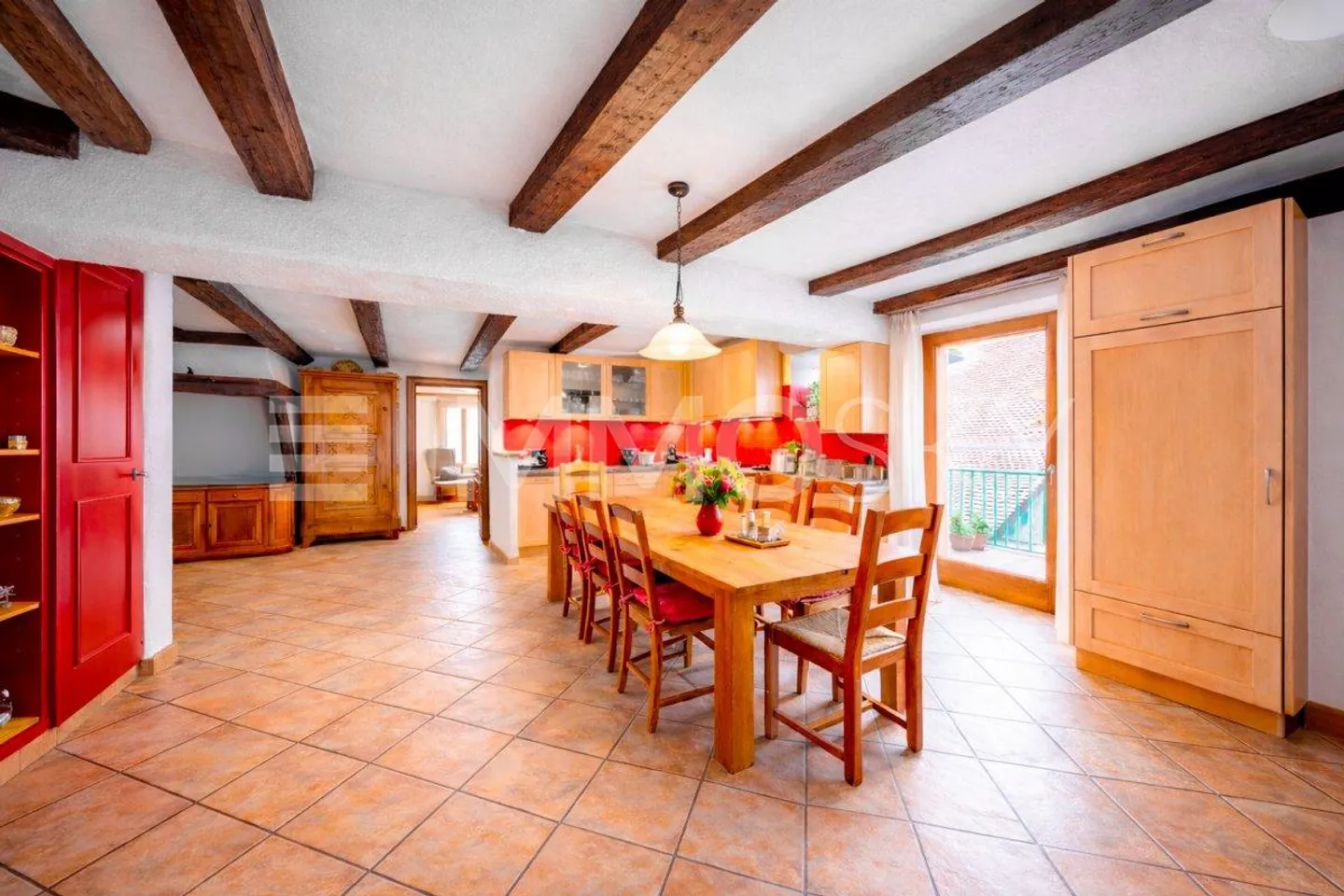 Spazioso duplex di 3.5/4.5 locali a 5 minuti dal lago - Foto 3 di 5