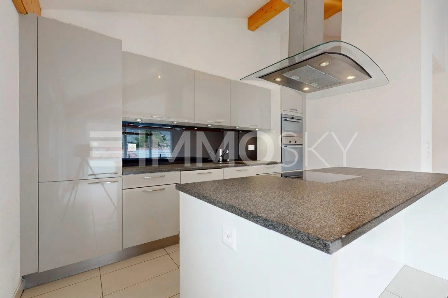 Spacious 4.5-room apartment in Aigle - Photo 3 of 5