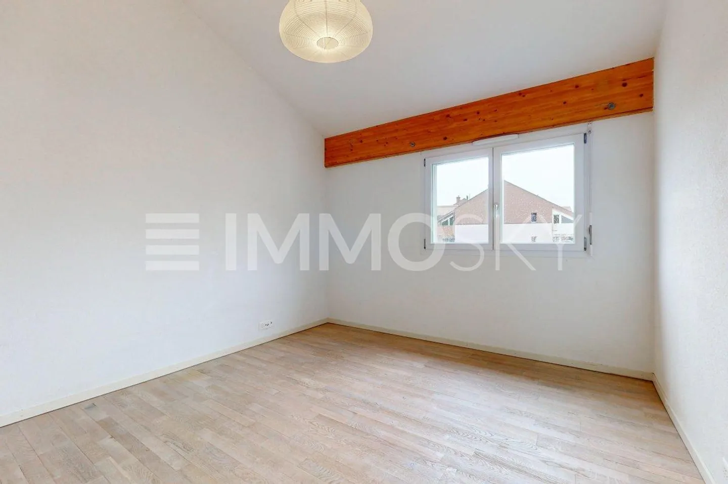 Spacious 4.5-room apartment in Aigle - Photo 4 of 5