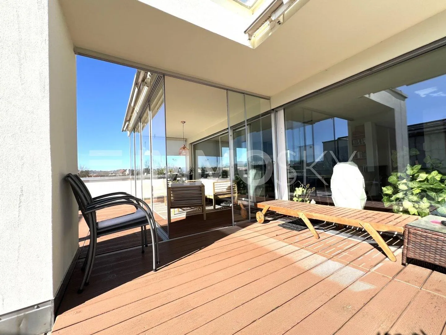 Light-flooded home with spacious terrace - Photo 5 of 5