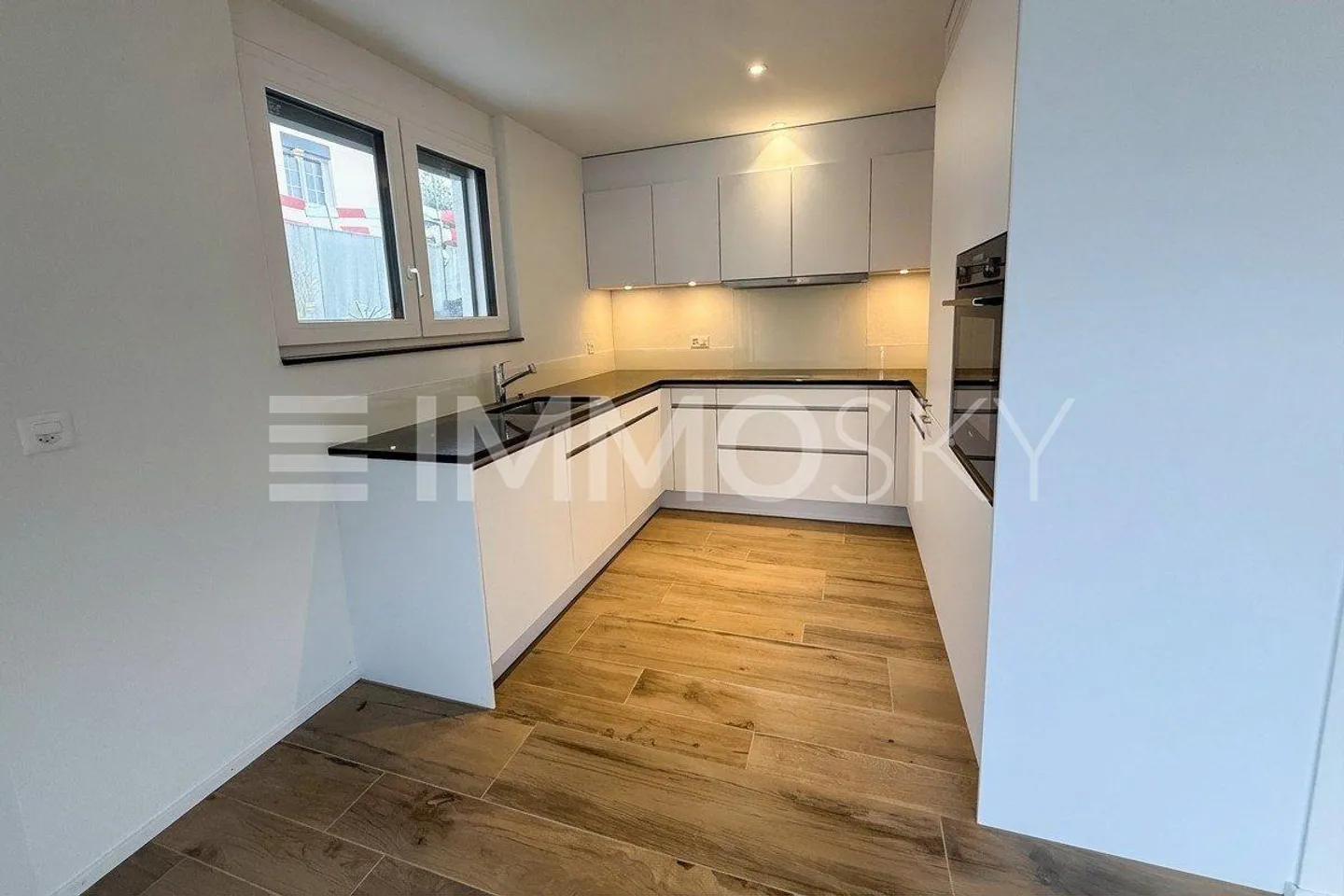 Un'architettura senza tempo incontra il massimo comfort abitativo - Foto 3 di 5