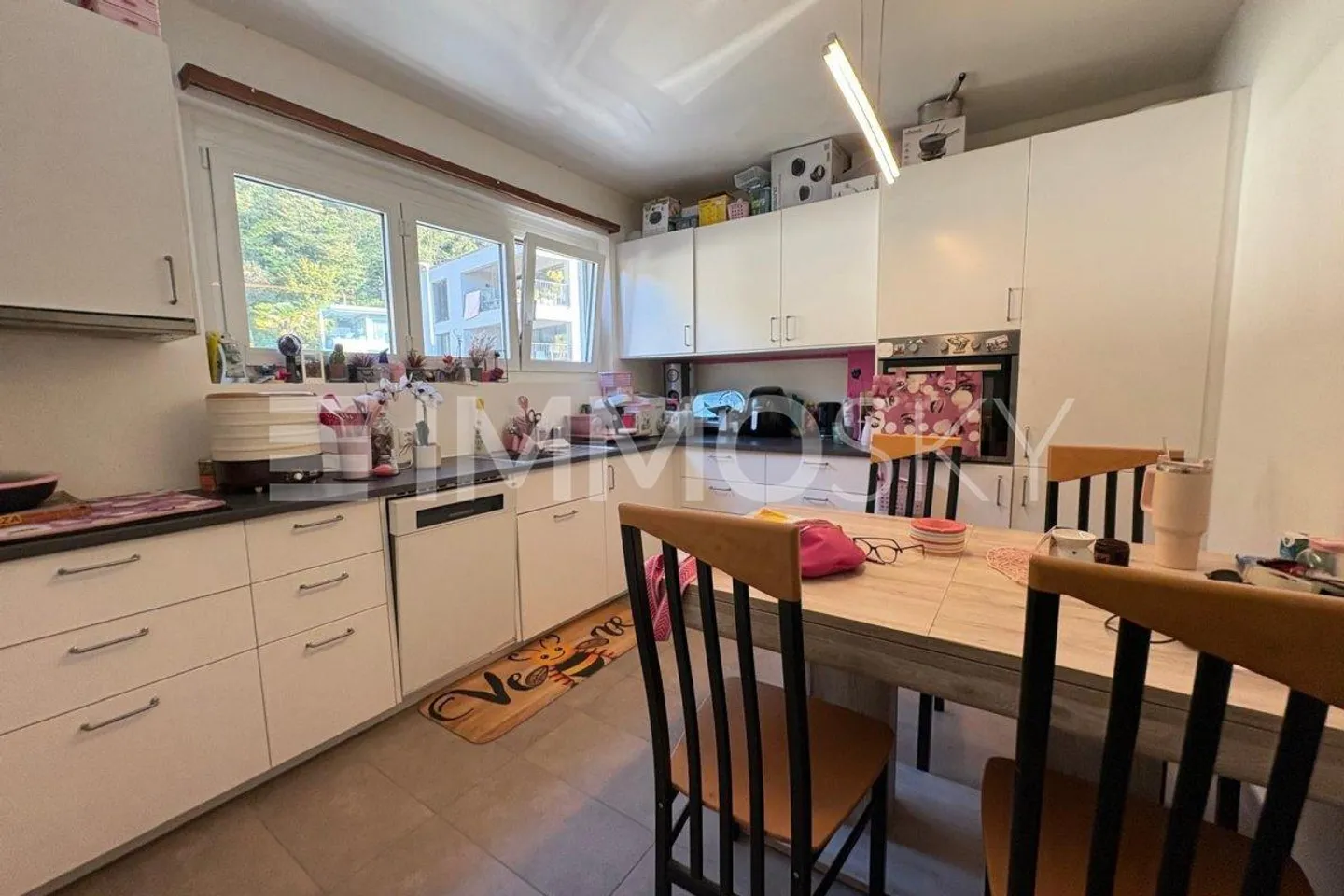 Perfect for those looking for a home and income together - Photo 3 of 5