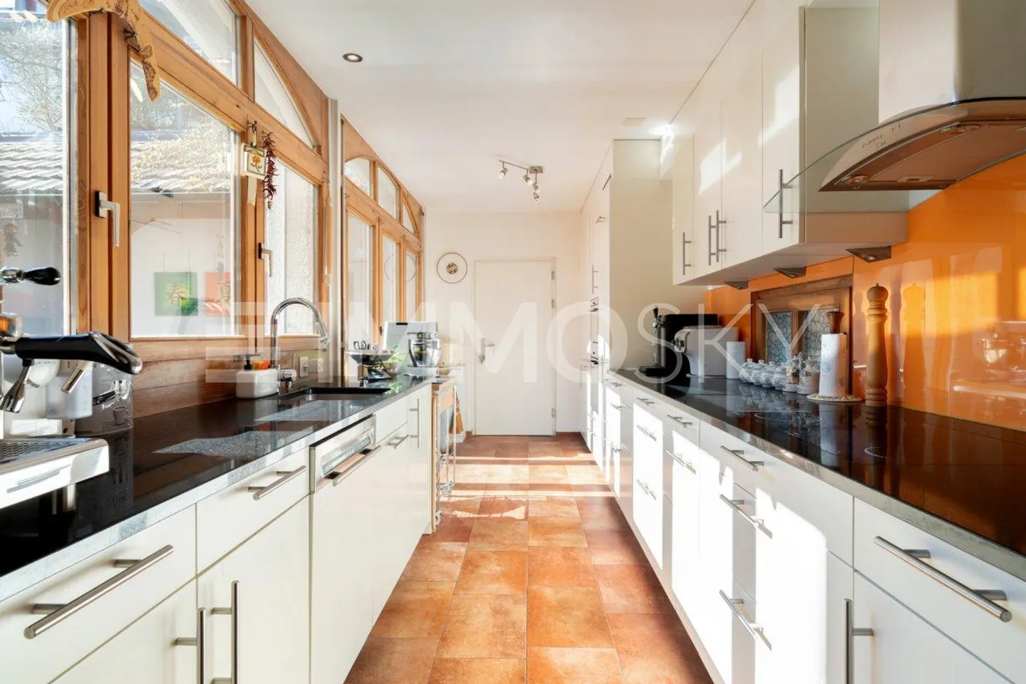 Votre maison avec beaucoup de charme et un certain je ne sais quoi - Photo 2 sur 5