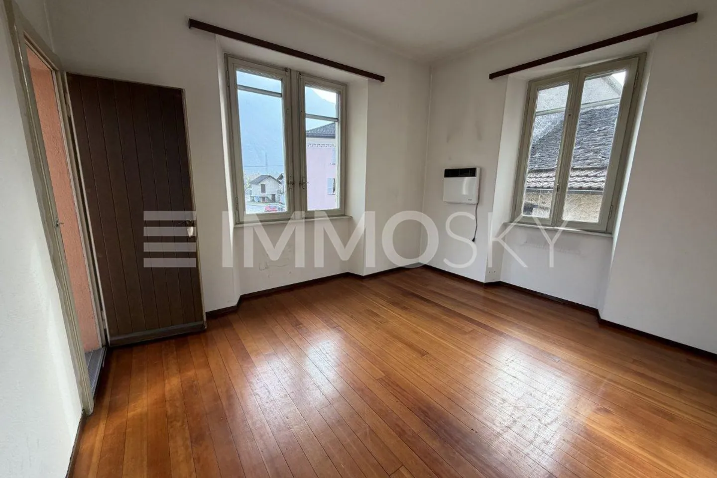 Mischgebäude in Preonzo - Haus und Gewerbefläche - Foto 2 von 5