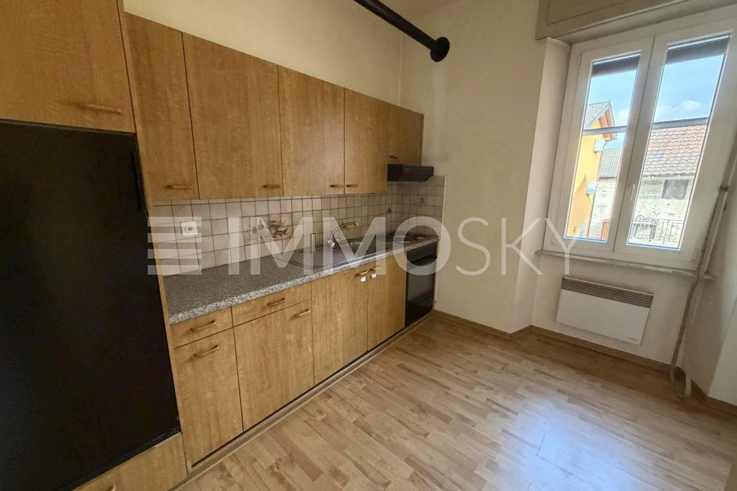 Mischgebäude in Preonzo - Haus und Gewerbefläche - Foto 3 von 5