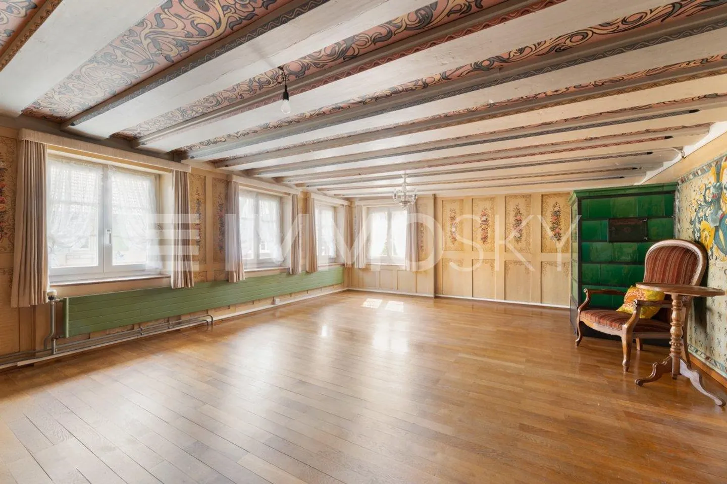 Ici, vous trouverez beaucoup de volume d'espace avec un potentiel d'aménagement ! - Photo 1 sur 5