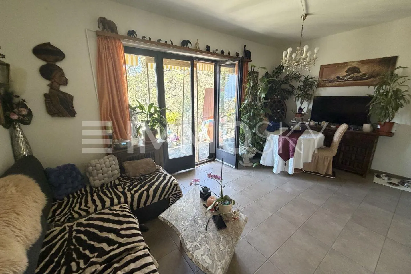 House with two apartments: live in one, earn with the other - Photo 4 of 5