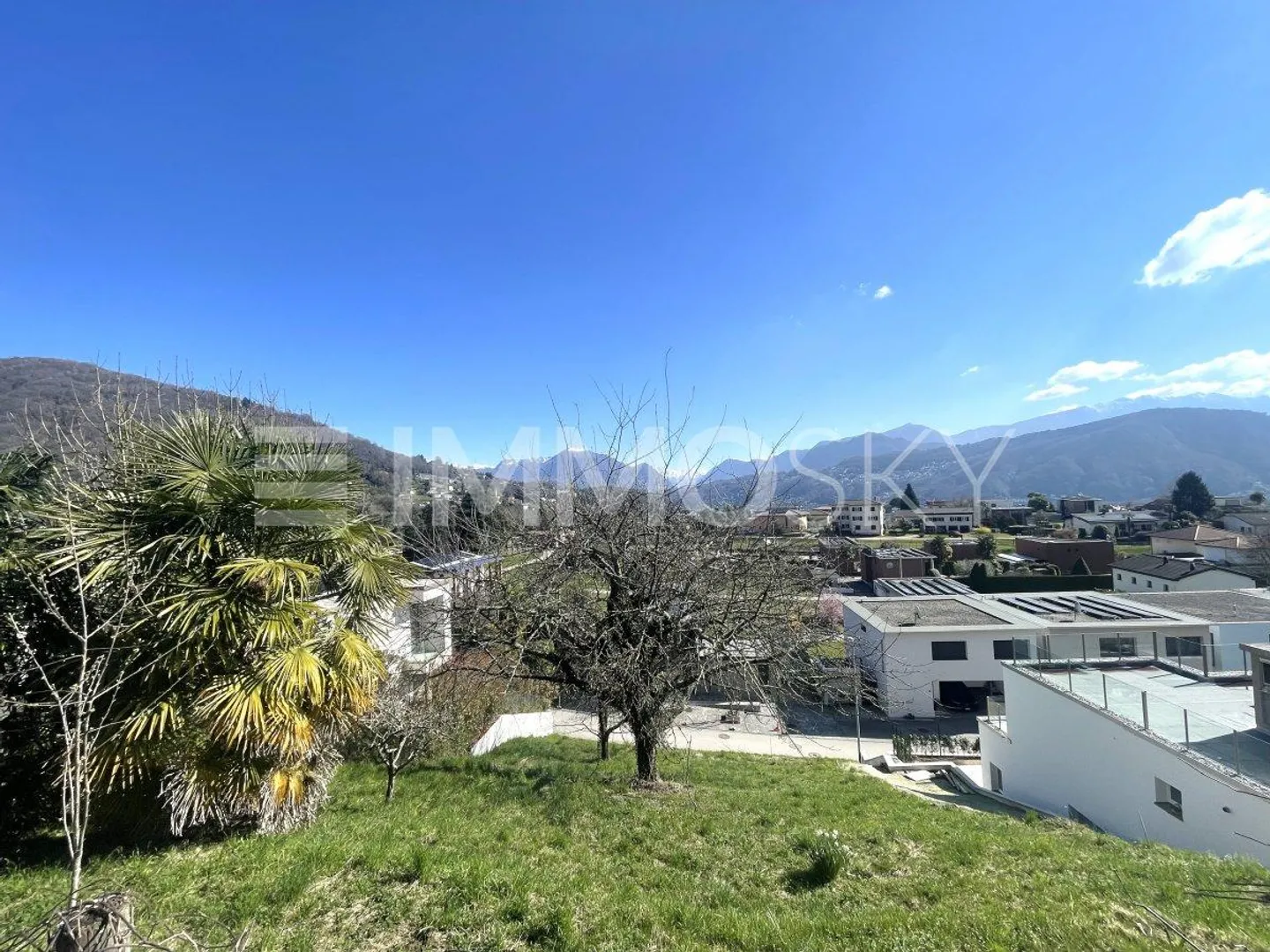 In sonniger und panoramischer Lage - Foto 1 von 5