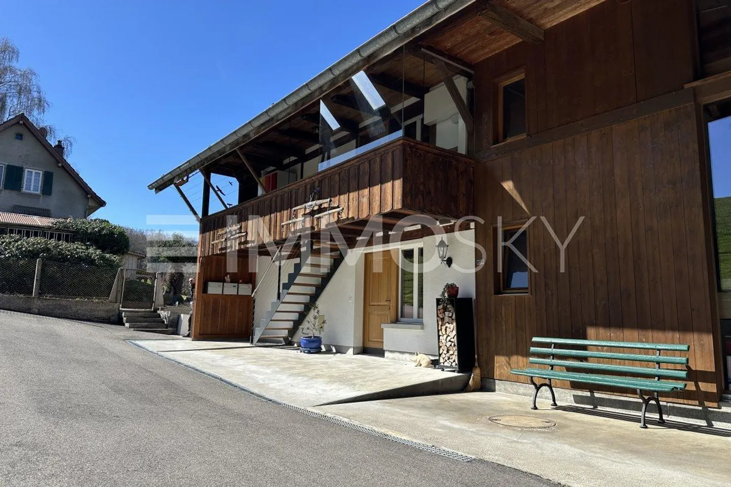 Moderne Einrichtung trifft auf Charme und Aussicht - Photo 1 of 5