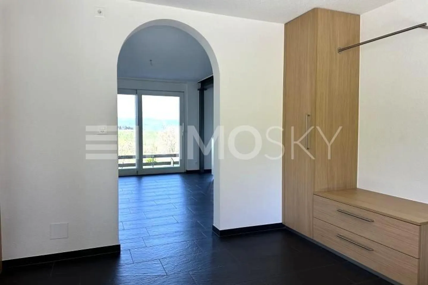 Moderne Einrichtung trifft auf Charme und Aussicht - Photo 5 of 5