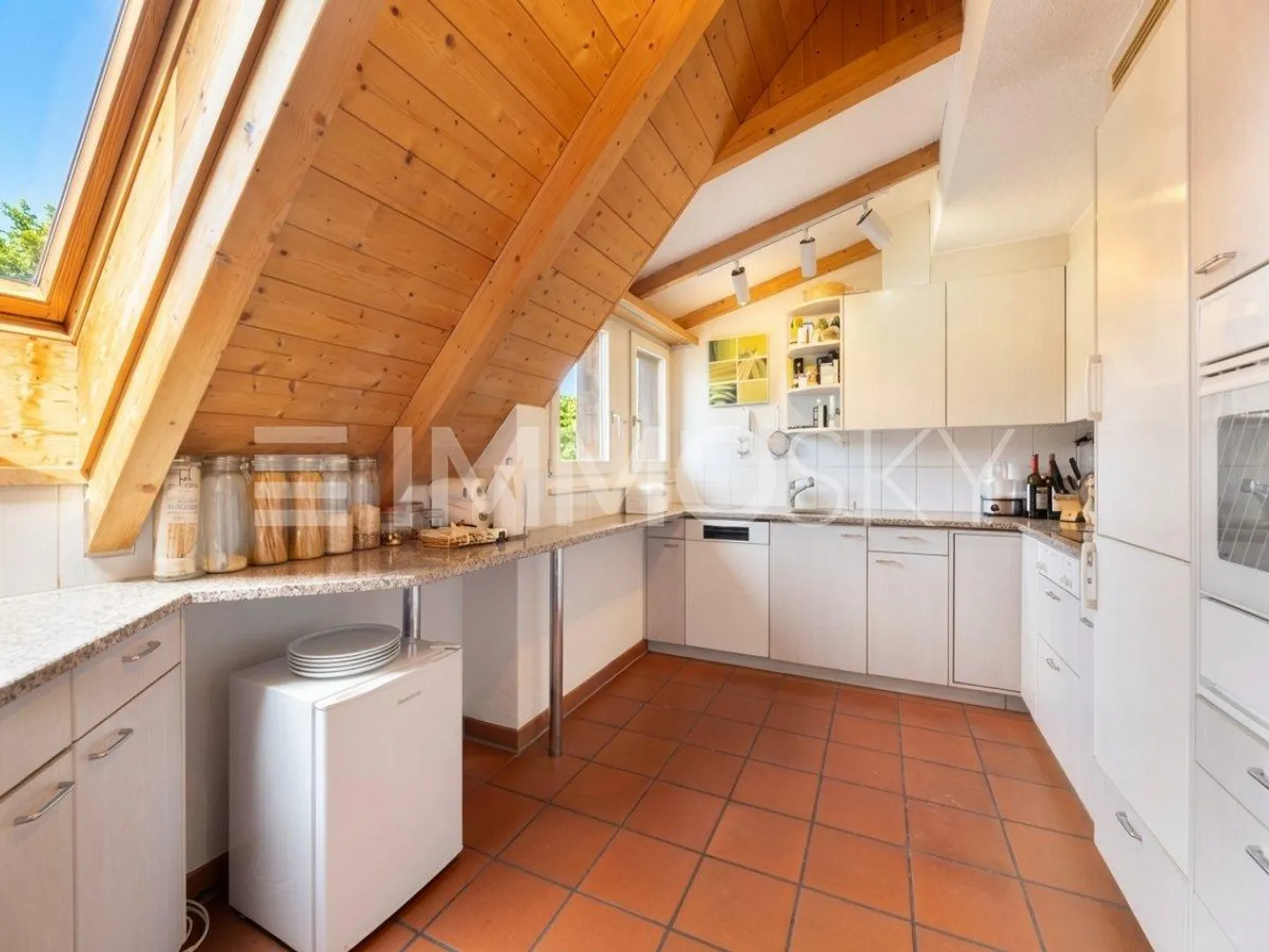 Expérience de vie unique sur deux étages - Photo 4 sur 5