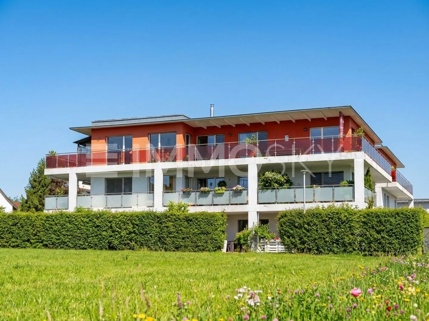 Luxury Penthouse with Lake View - Photo 1 of 5