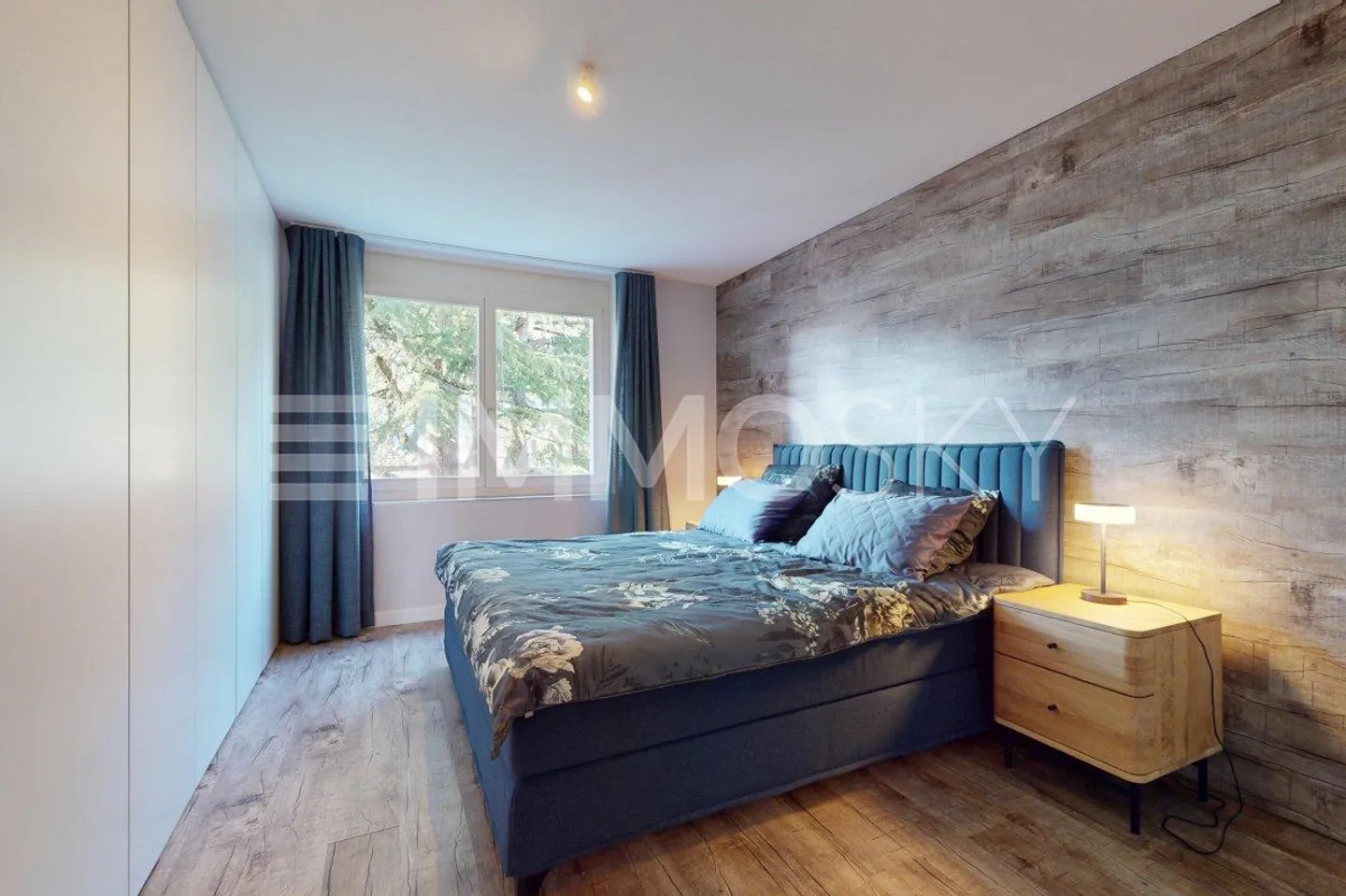 Appartamento ristrutturato con ampio balcone - Foto 4 di 5