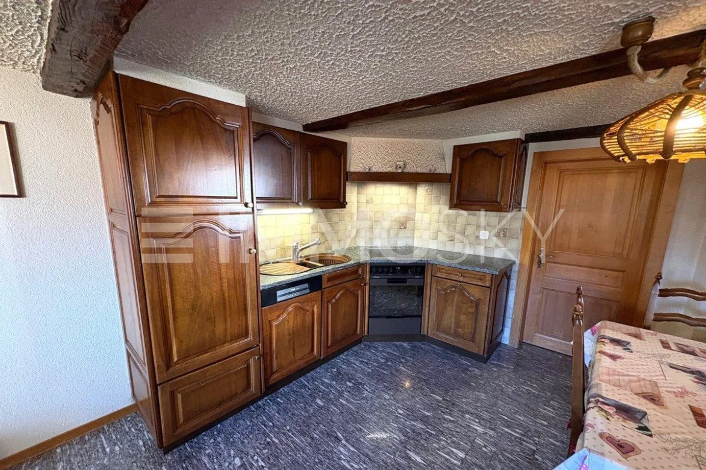 Magnificent family chalet with 5.5 rooms - Photo 4 of 5