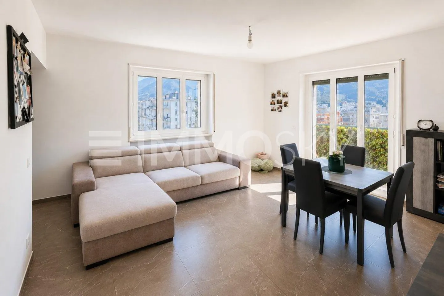 Bellinzona - 4.5-Zimmer-Wohnung mit Panoramaterrasse - Foto 1 von 5