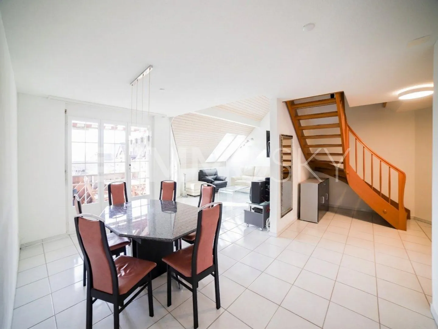 Zeitloses Duplex-Wohnen - Foto 2 von 5
