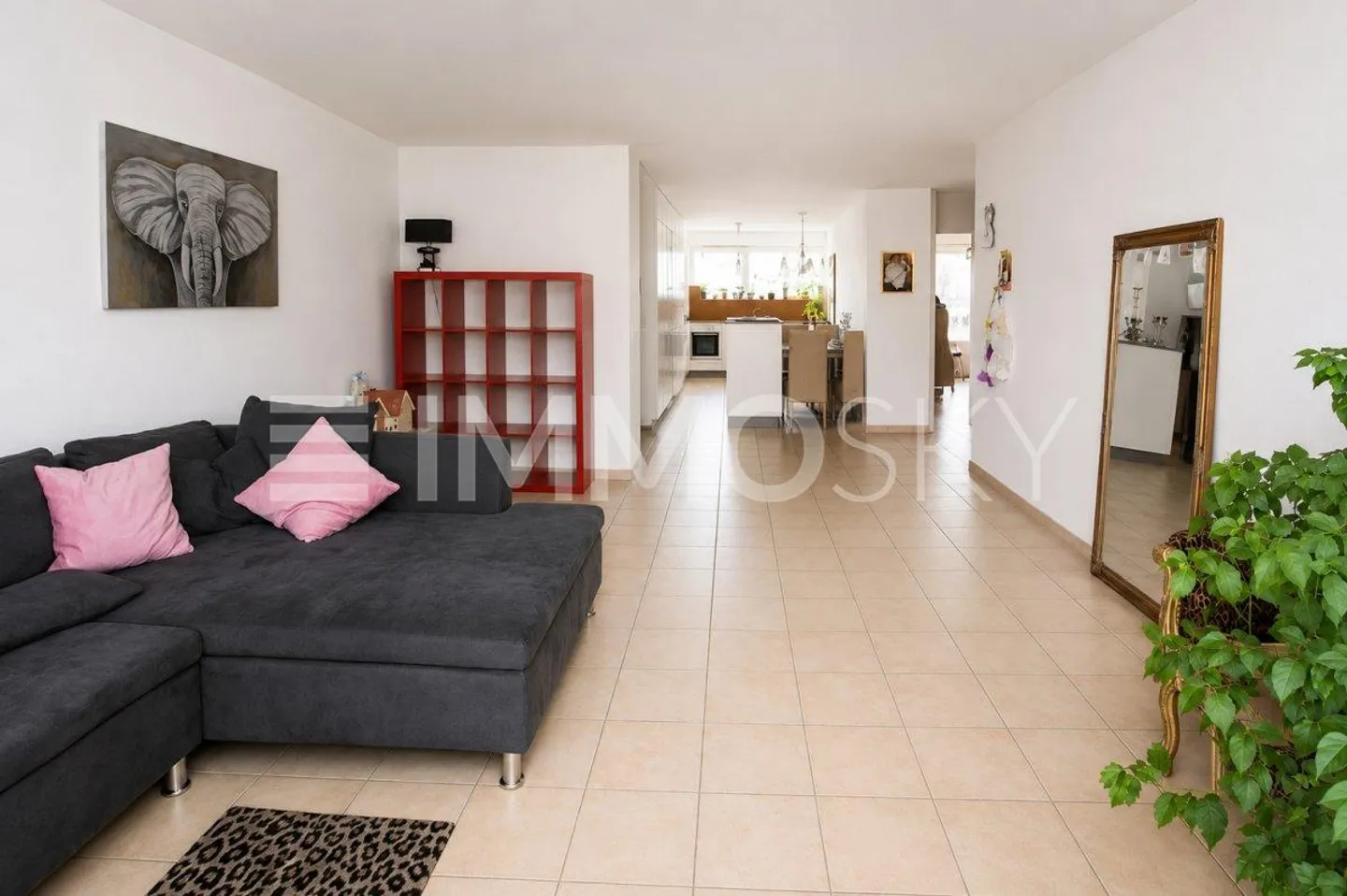 Vivere con un balcone soleggiato e una comunità familiare - Foto 2 di 5