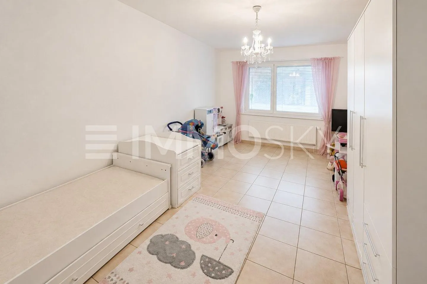 Vivere con un balcone soleggiato e una comunità familiare - Foto 3 di 5