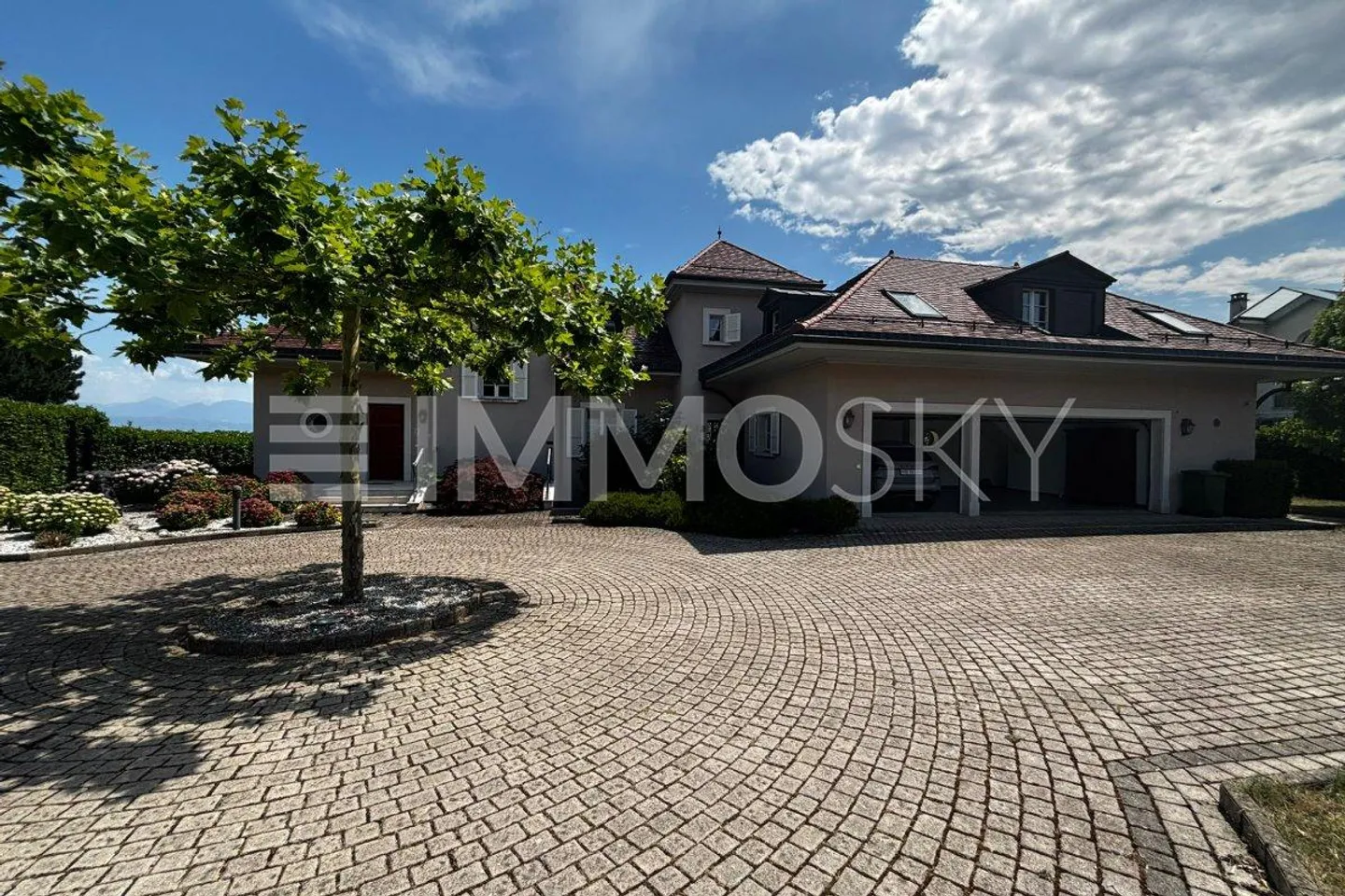 In the heart of Mont-sur-Rolle: Exceptional House - Photo 1 of 5