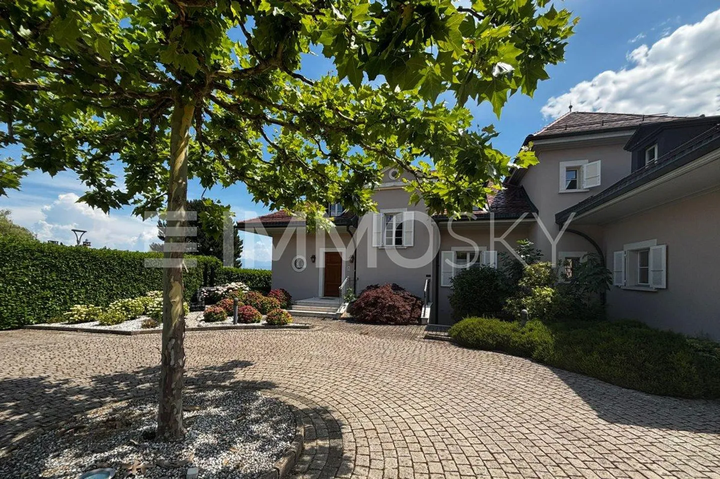 In the heart of Mont-sur-Rolle: Exceptional House - Photo 2 of 5