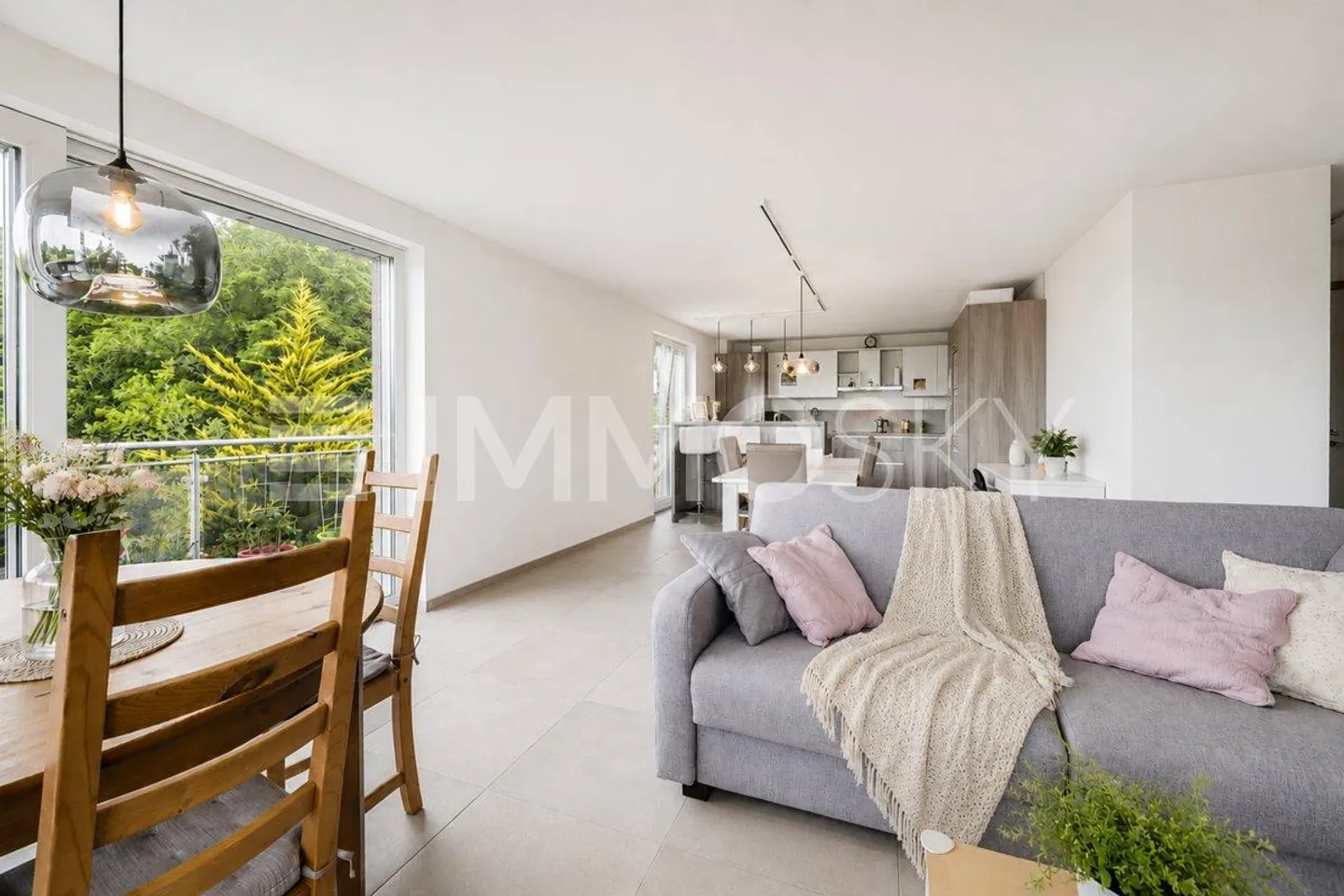Lausanne : 4.5 pièces avec grand balcon et vue sur la forêt - Foto 5 von 5
