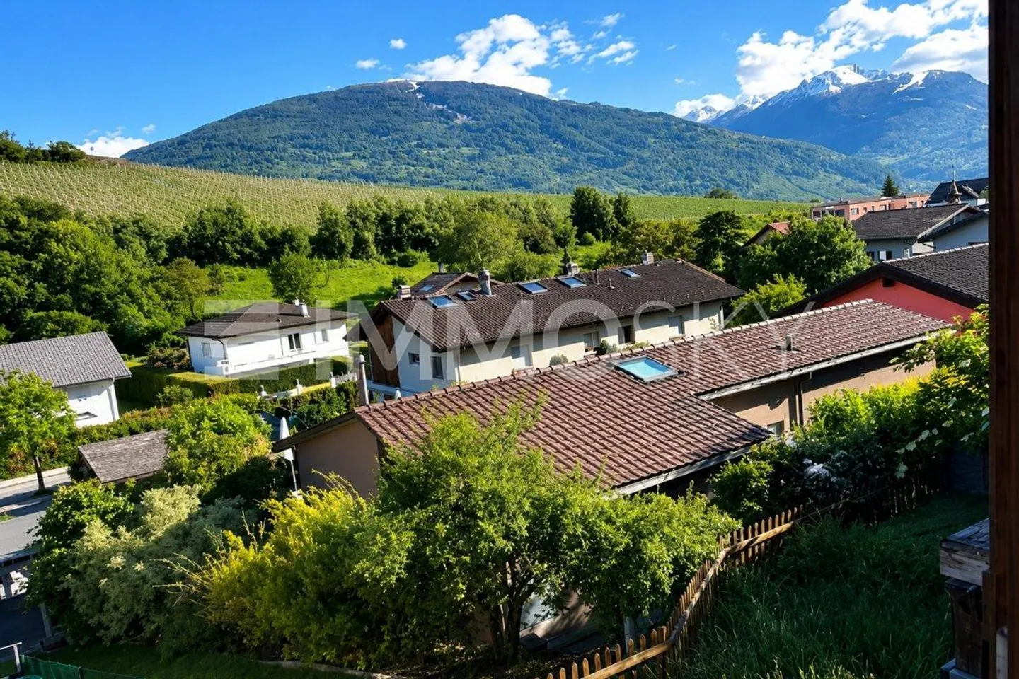 Exclusive! Income-generating building in the heights of Sion (REN approx. 7%) - Photo 2 of 5