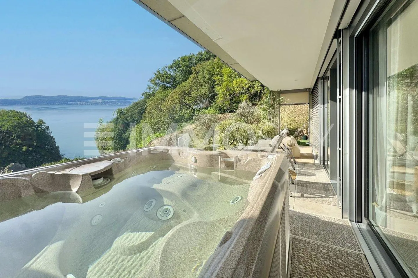 Appartement de Luxe avec Vue Lac - Photo 2 sur 5