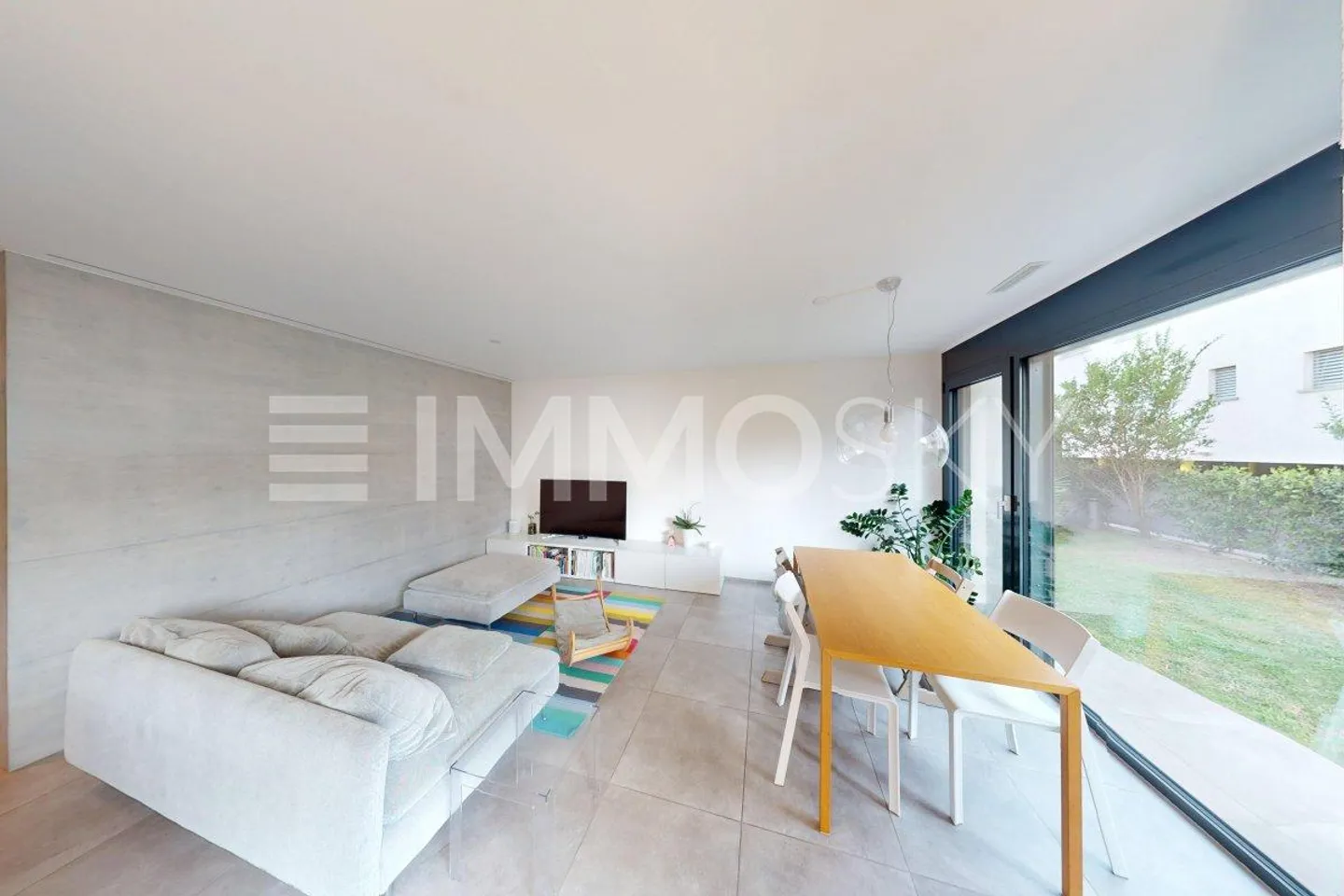 Elegant and modern with private garden - Photo 1 of 5