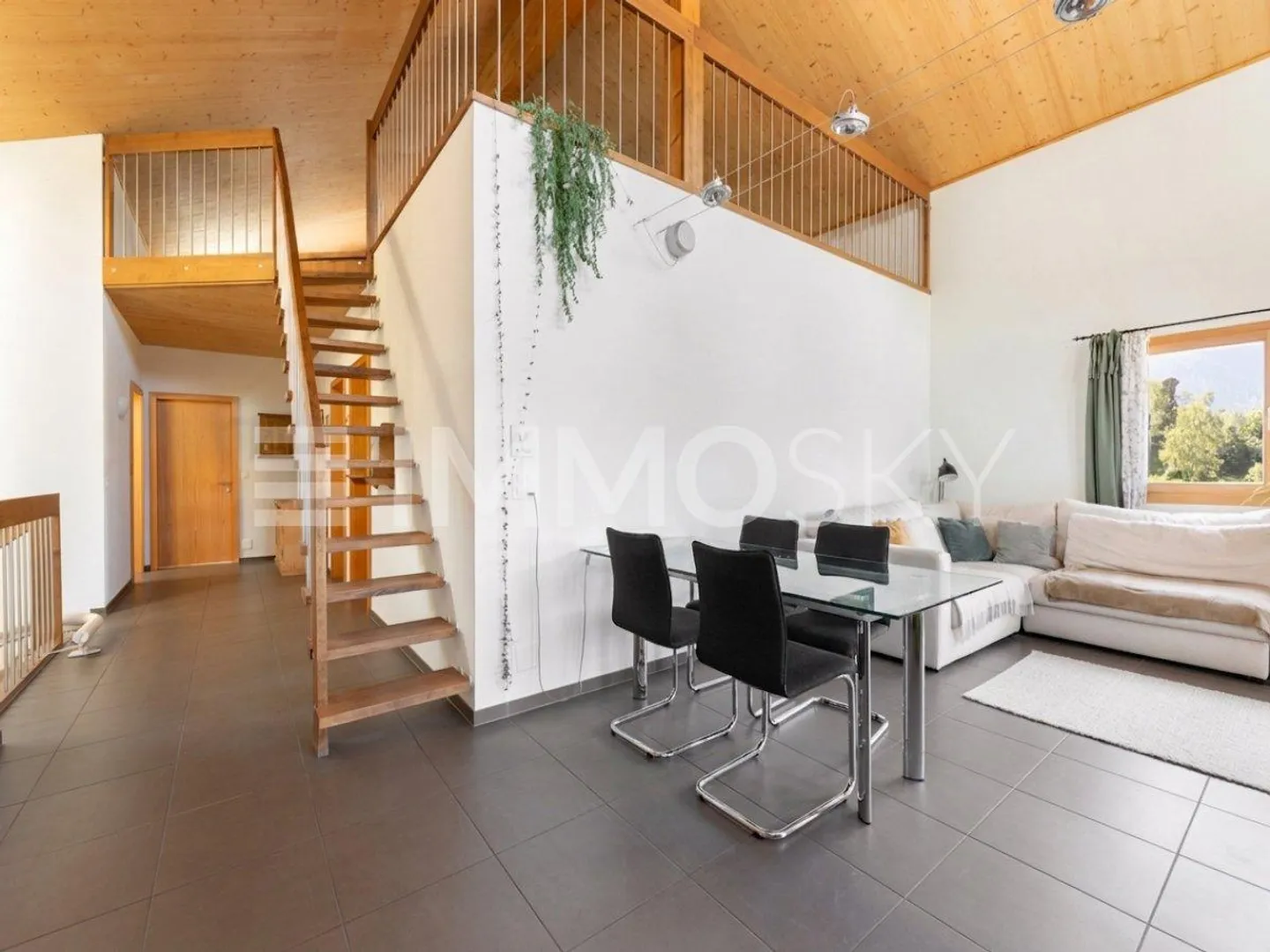 Doppia Felicità Abitativa: La Tua Casa Bifamiliare come Ideale Seconda Residenza - Foto 2 di 5