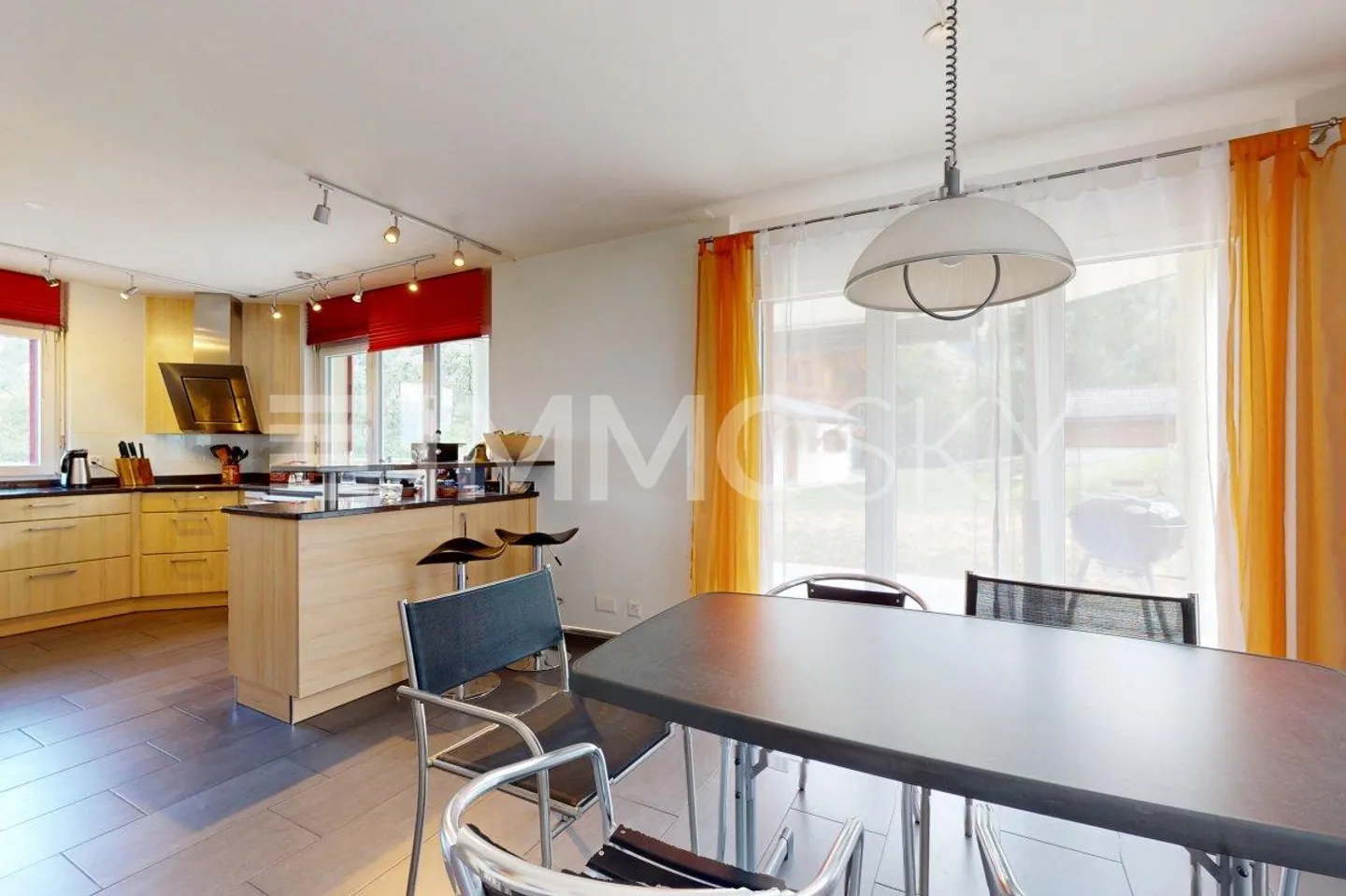 Maison familiale offrant de généreux volumes - Photo 3 sur 5