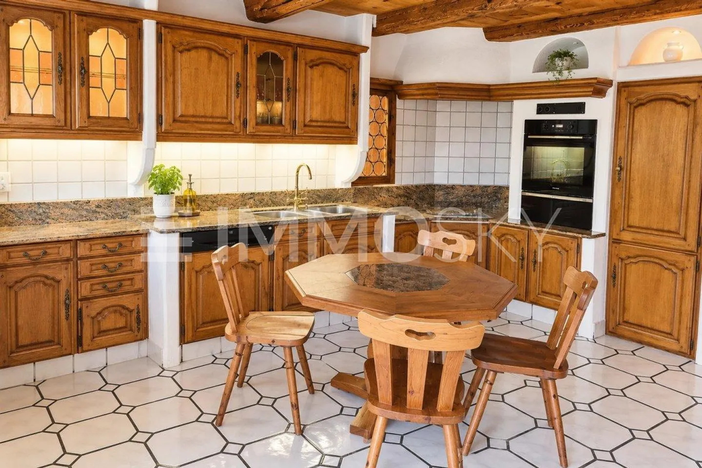 Maisonette Jewel in Kloten - Charming Living on Two Levels - Photo 2 of 5