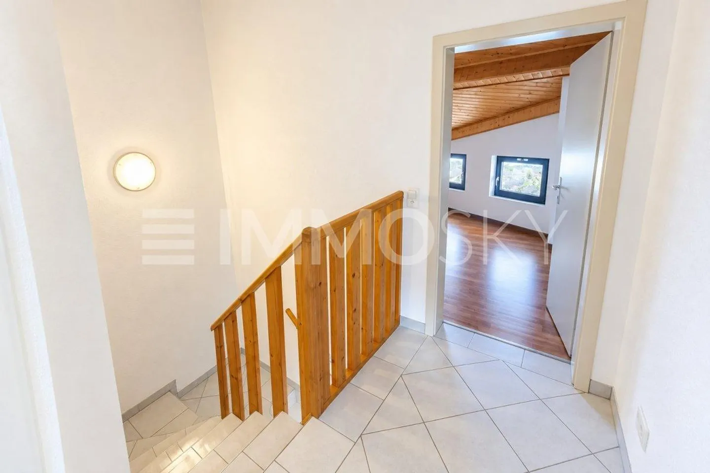 Interessante Immobilienmöglichkeit auf mehreren Ebenen - Foto 4 von 5