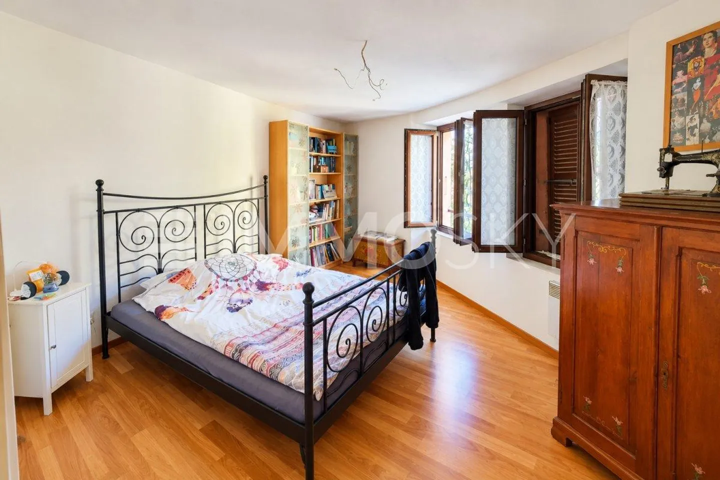 Interessante Immobilienmöglichkeit auf mehreren Ebenen - Foto 3 von 5