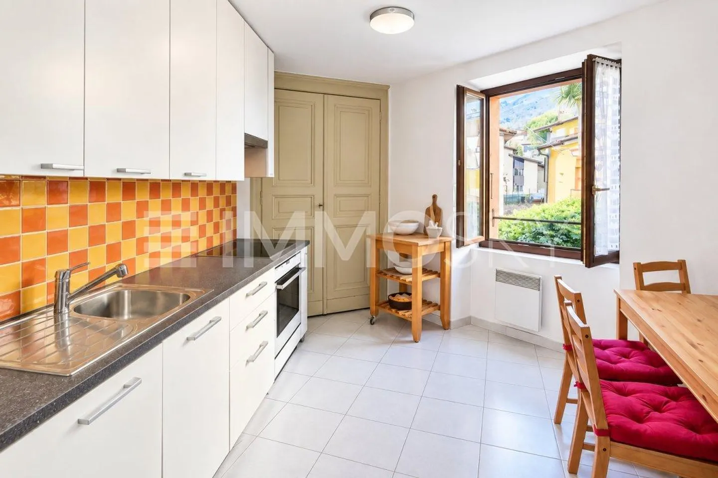 Interessante Immobilienmöglichkeit auf mehreren Ebenen - Foto 2 von 5