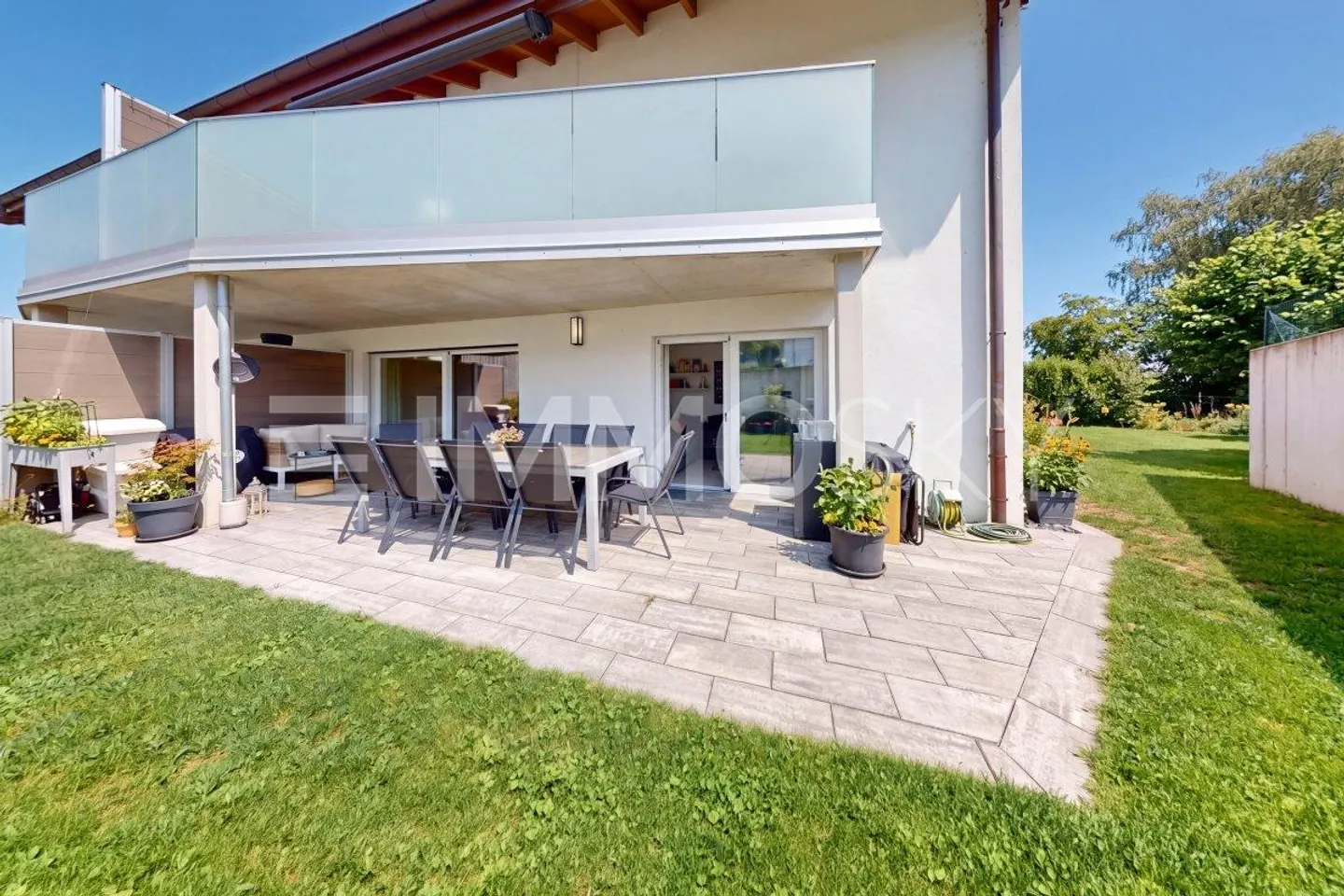 4.5 pièces avec env. 200 m² de jardin ! - Photo 1 sur 5