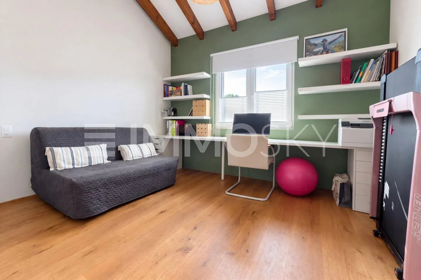 Une résidence exclusive où l'espace, la vie privée et la nature se rencontrent - Photo 5 sur 5