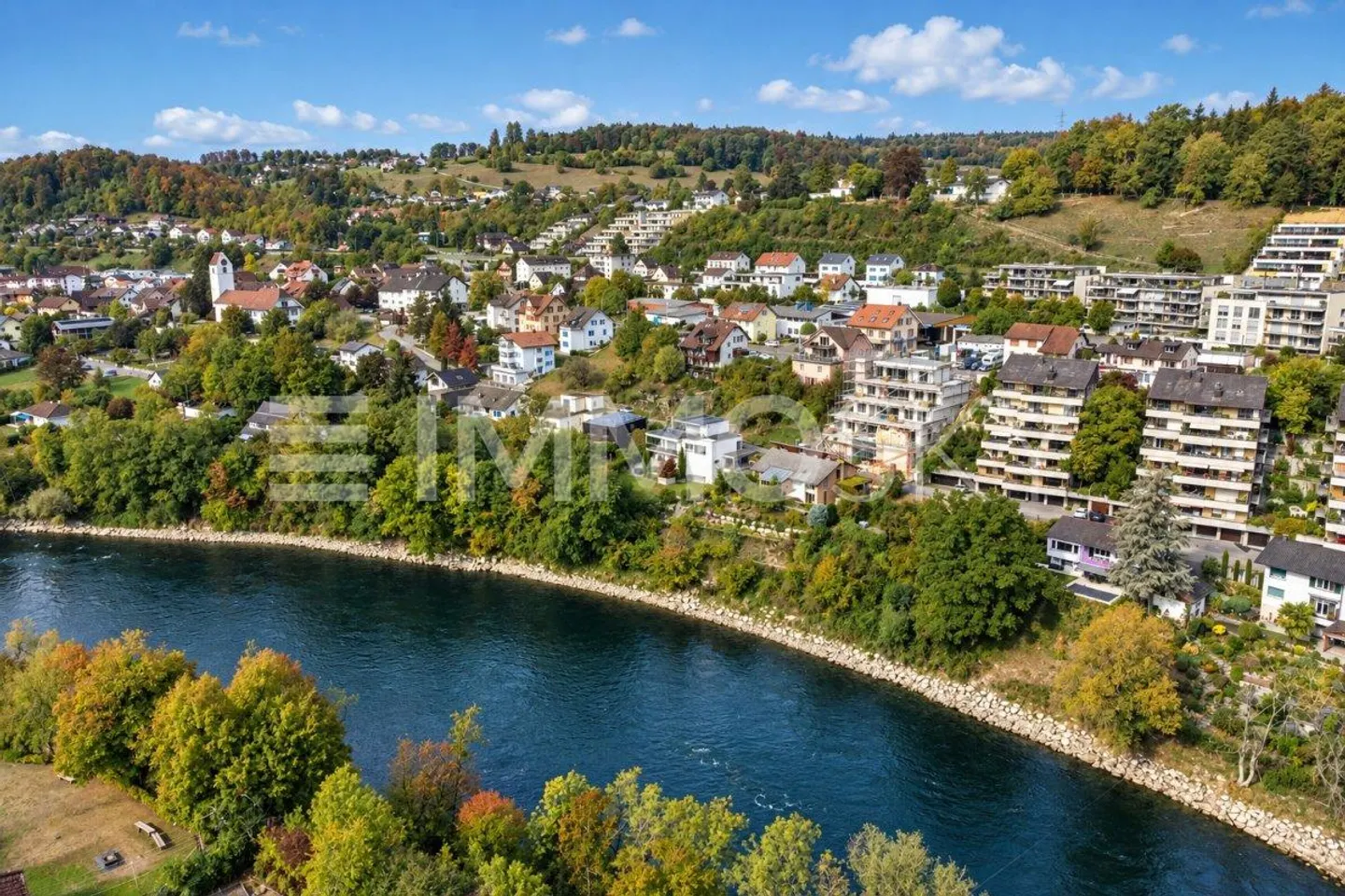 Die Aare vor der Tür. Ihr Wohntraum zum Greifen nah. - Foto 1 von 5